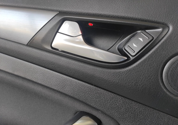Ford Mondeo cena 31900 przebieg: 342000, rok produkcji 2012 z Tłuszcz małe 92